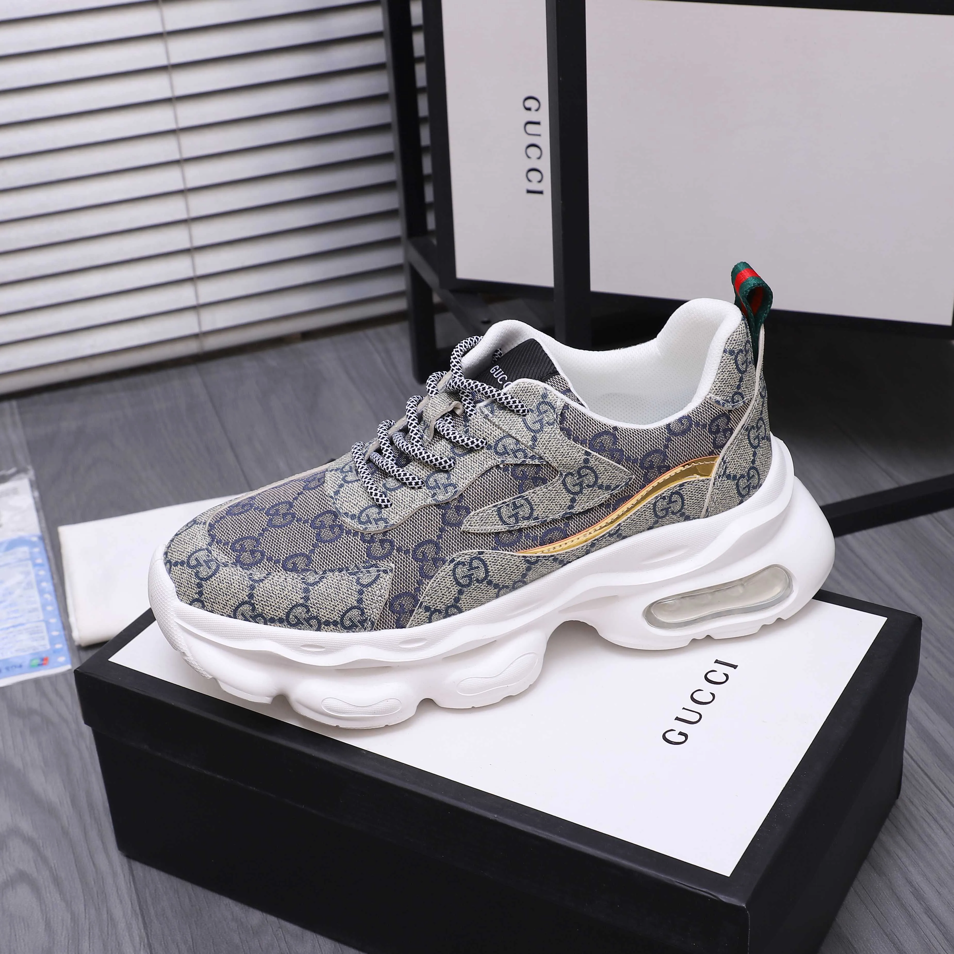 Men's shoes 💰p460 Product trademark: GUCCI "Gucci" casual lace-up men's shoes Regular size: 38-44 Product materials: Selected classic printed cowhide stitching woven upper Breathable mesh lining Cowhide insole Rubber outsole
